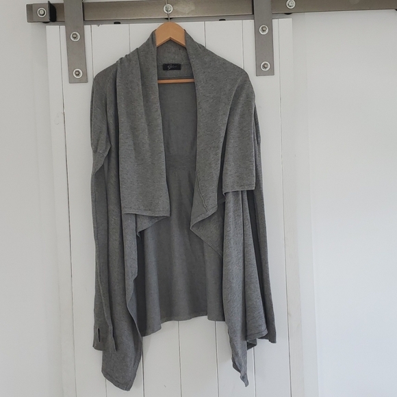 Sweaters - Sweater